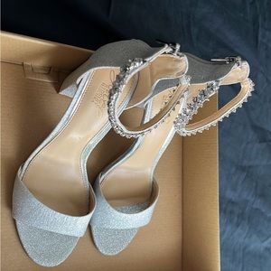 Jewel Badgley Mischka